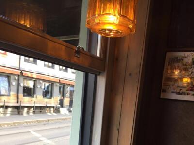 Referanse Qadis bar på Løkka inne